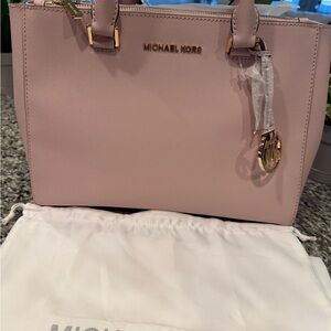 *NWT* Michael Kors Blush Pink Kellen Bag